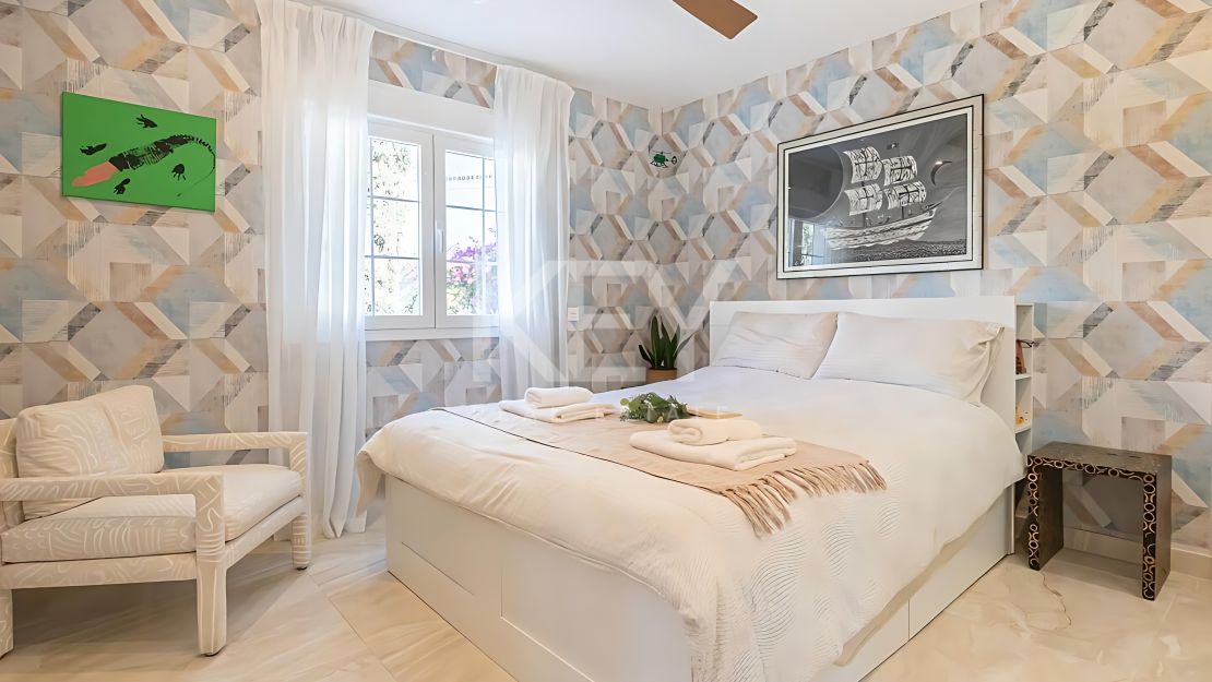 Modern villa in Paraiso Alto offering privacy, comfort, and sea views