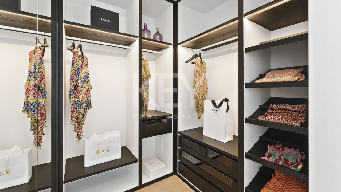 Amazing Private Villa near Golf in Los Naranjos, Marbella