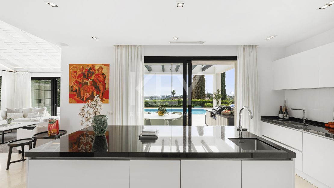 Amazing Private Villa near Golf in Los Naranjos, Marbella