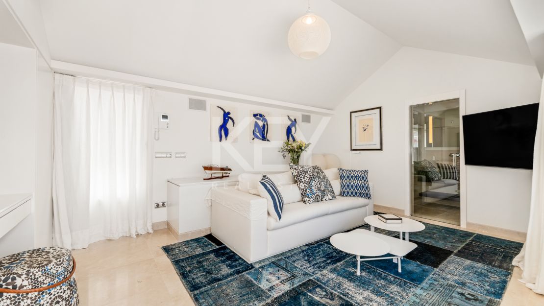 Elegant Classic Villa with Panoramic Sea Views in Sierra Blanca