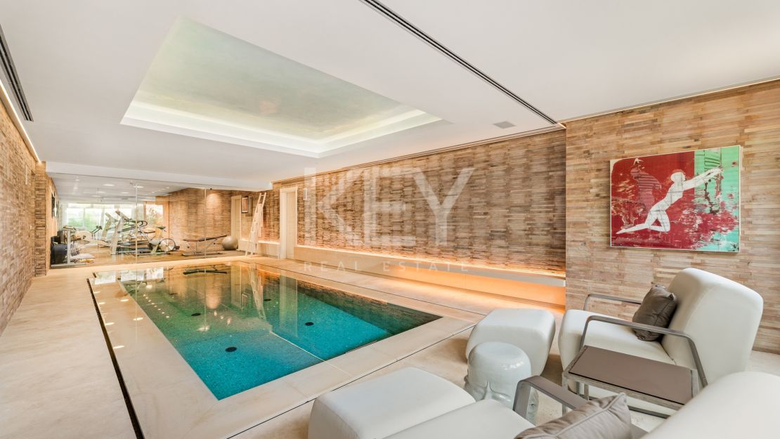 Elegant Classic Villa with Panoramic Sea Views in Sierra Blanca