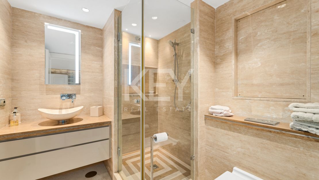 Elegant Classic Villa with Panoramic Sea Views in Sierra Blanca