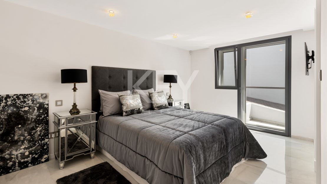 Villa contemporánea con acceso directo al golf en La Cerquilla