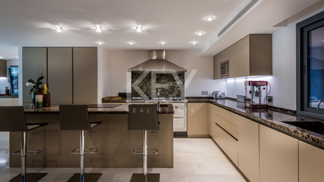 Villa contemporánea con acceso directo al golf en La Cerquilla