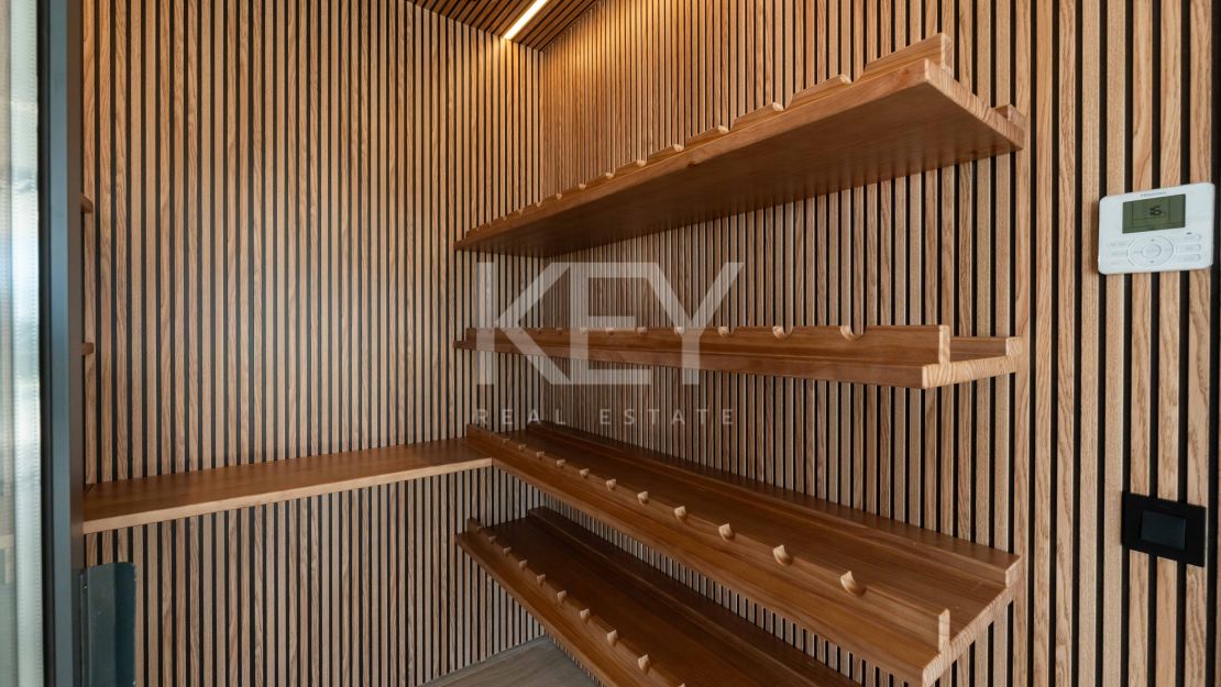 Современная вилла с панорамными видами на море и горы в La Reserva, Sotogrande