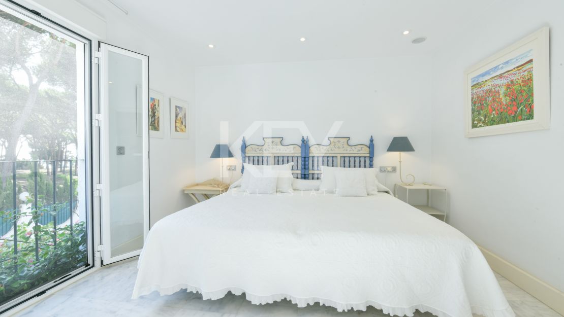 Stunning luxury beachside townhouse in Marbellamar, Marbella's Golden Mile