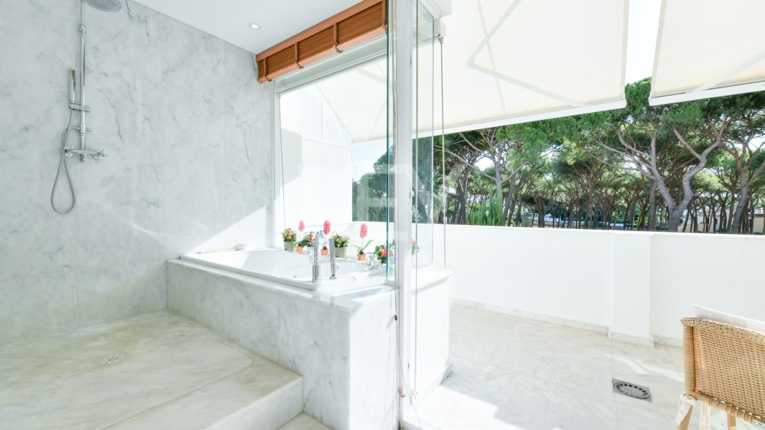 Stunning luxury beachside townhouse in Marbellamar, Marbella's Golden Mile