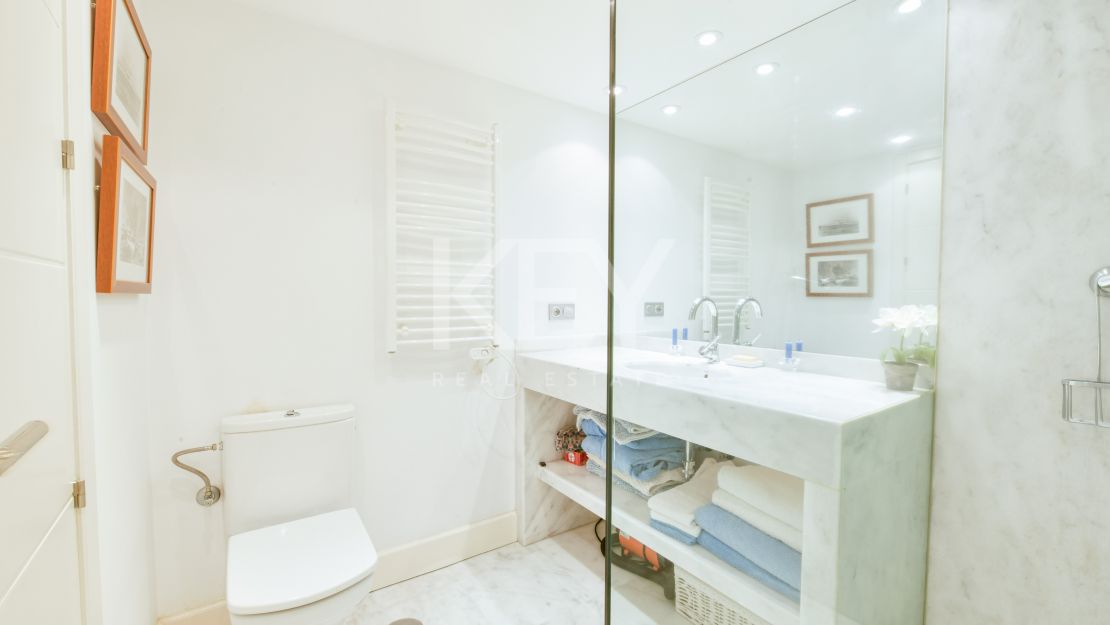 Stunning luxury beachside townhouse in Marbellamar, Marbella's Golden Mile