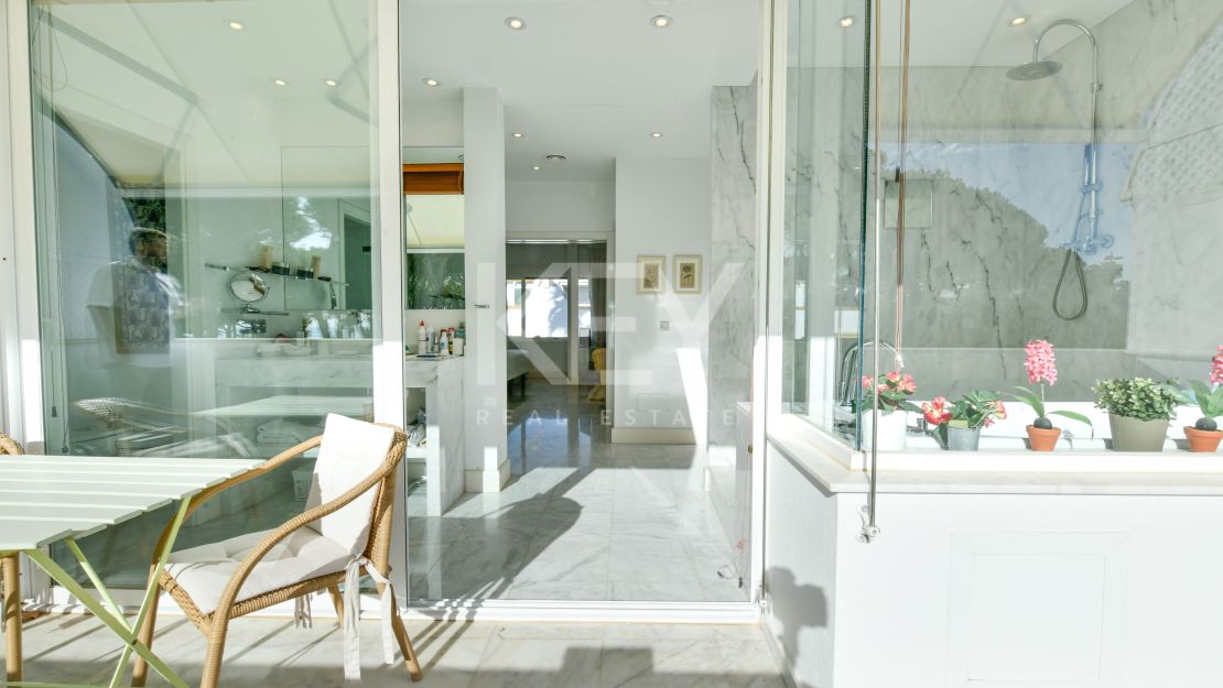 Stunning luxury beachside townhouse in Marbellamar, Marbella's Golden Mile