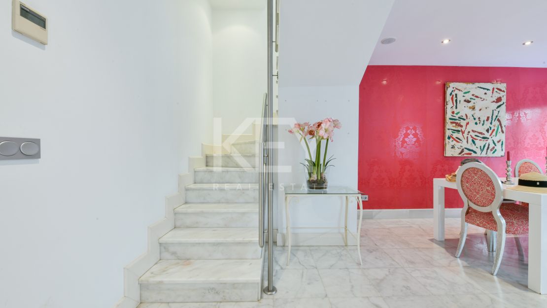 Stunning luxury beachside townhouse in Marbellamar, Marbella's Golden Mile
