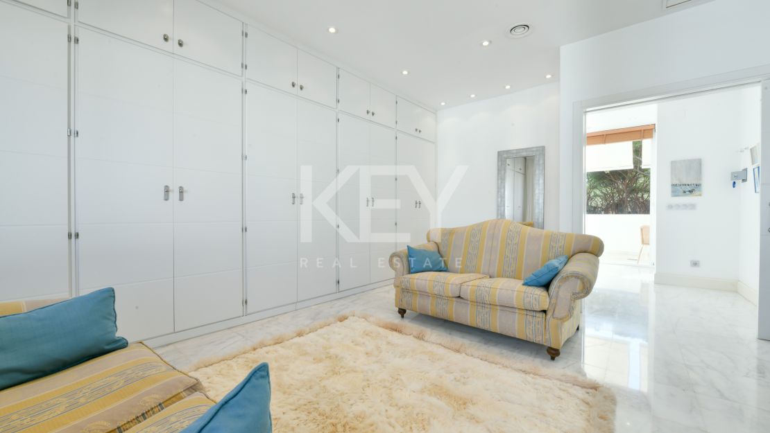 Stunning luxury beachside townhouse in Marbellamar, Marbella's Golden Mile