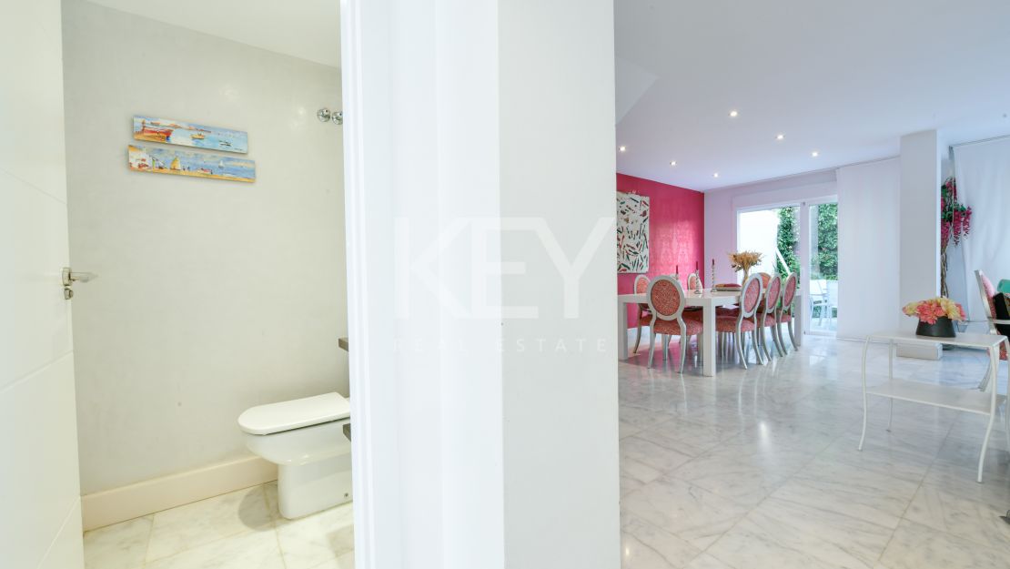 Stunning luxury beachside townhouse in Marbellamar, Marbella's Golden Mile