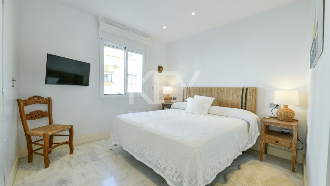 Stunning luxury beachside townhouse in Marbellamar, Marbella's Golden Mile