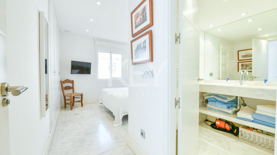 Stunning luxury beachside townhouse in Marbellamar, Marbella's Golden Mile