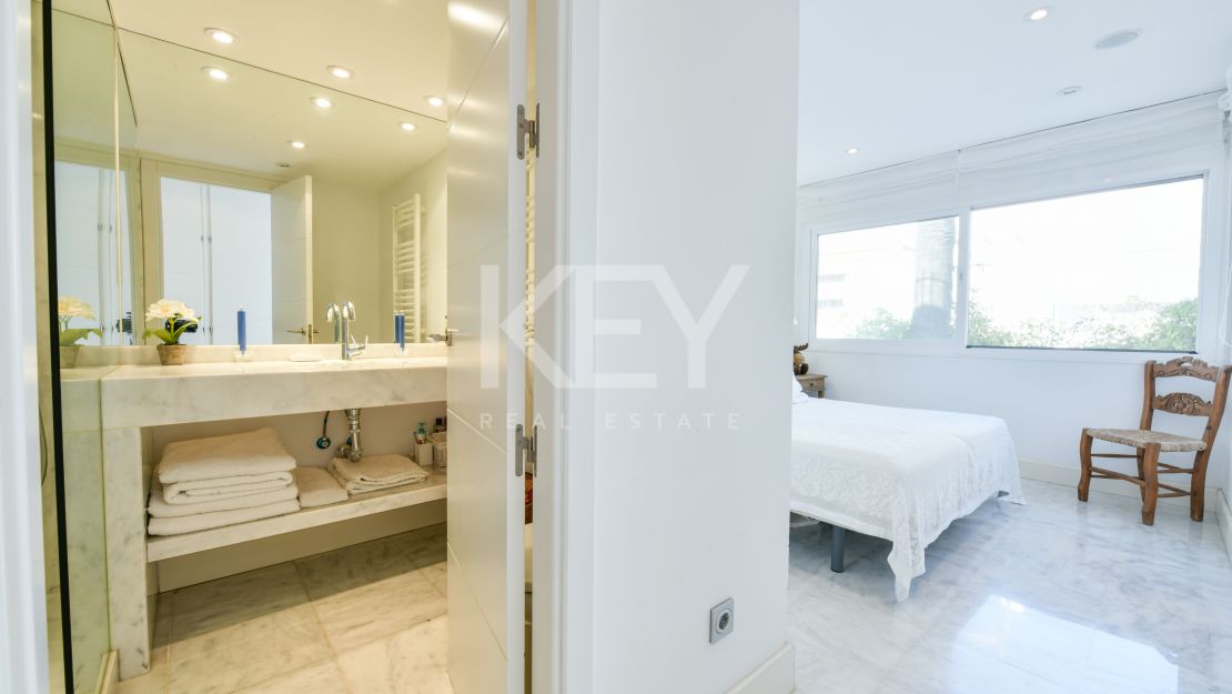 Stunning luxury beachside townhouse in Marbellamar, Marbella's Golden Mile