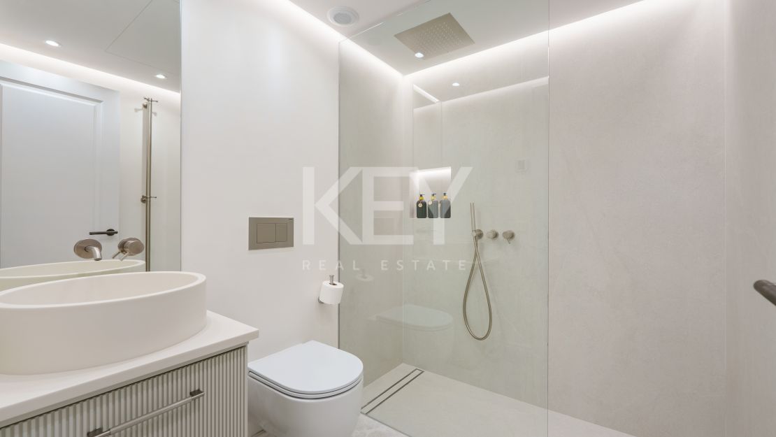 Impresionante villa moderna en La Quinta con vistas al mar abierto