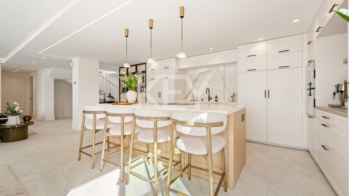 Impresionante villa moderna en La Quinta con vistas al mar abierto