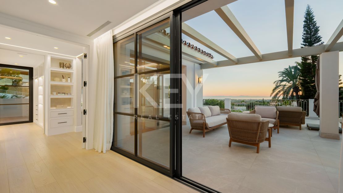 Impresionante villa moderna en La Quinta con vistas al mar abierto