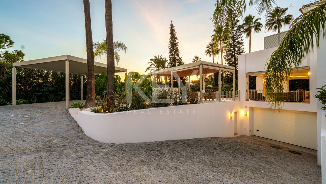 Impresionante villa moderna en La Quinta con vistas al mar abierto