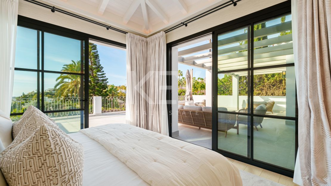 Impresionante villa moderna en La Quinta con vistas al mar abierto