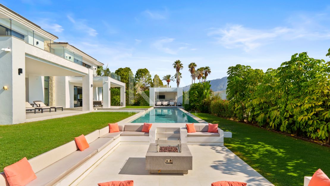 Современная вилла для комфортной жизни в Ла Кинта, Бенаавис