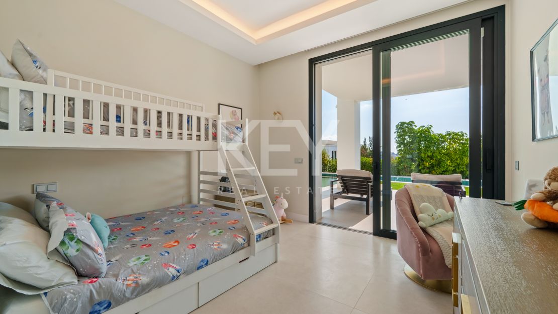 Современная вилла для комфортной жизни в Ла Кинта, Бенаавис