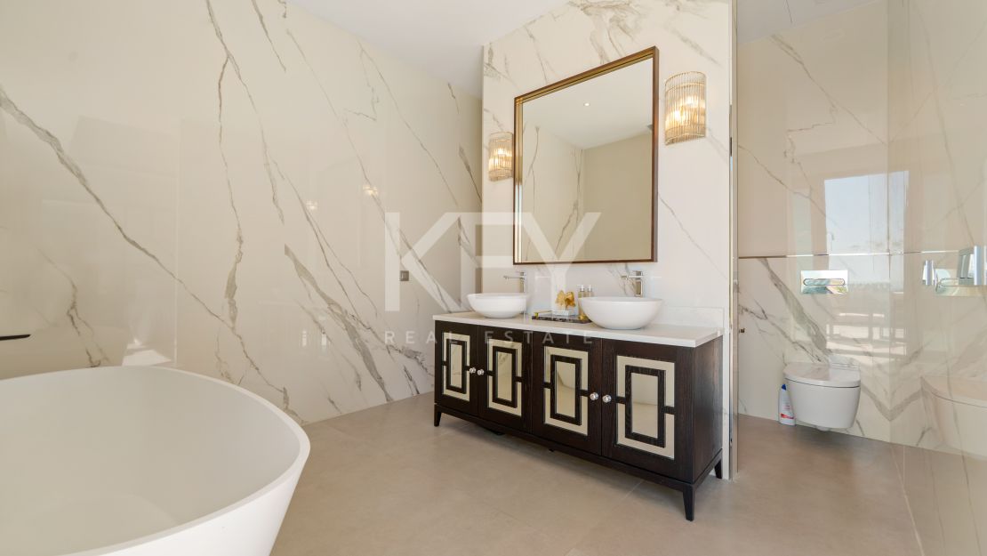 Contemporary villa for modern living in La Quinta, Benahavís