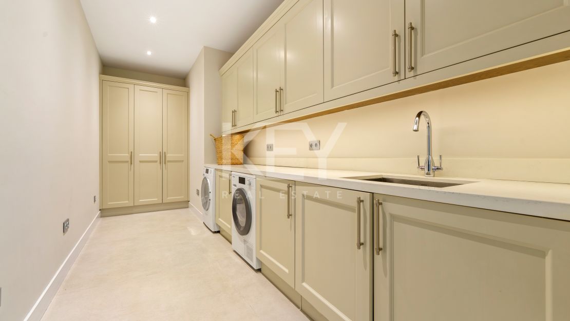 Contemporary villa for modern living in La Quinta, Benahavís