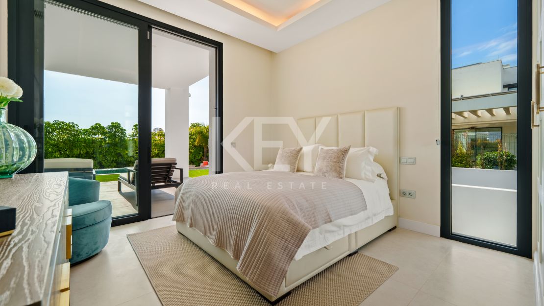 Современная вилла для комфортной жизни в Ла Кинта, Бенаавис