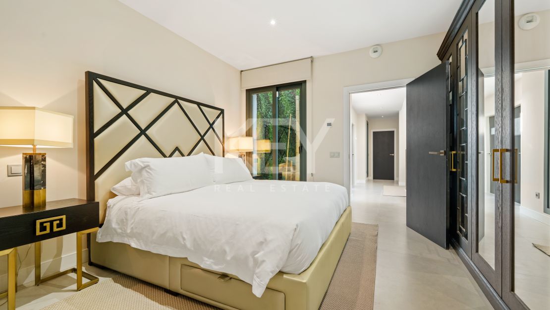 Contemporary villa for modern living in La Quinta, Benahavís