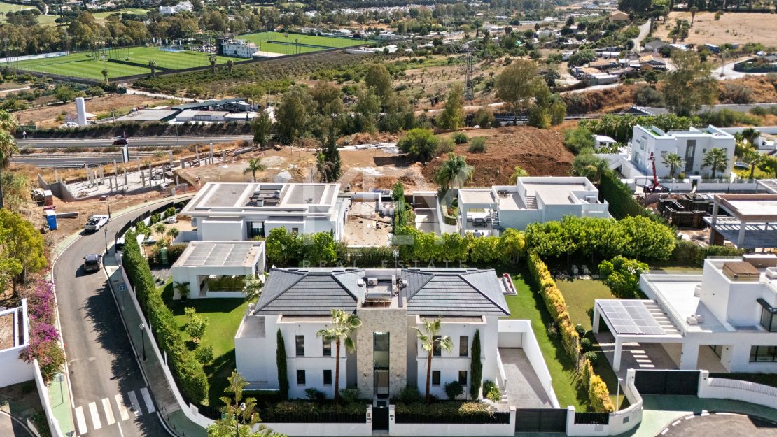 Contemporary villa for modern living in La Quinta, Benahavís