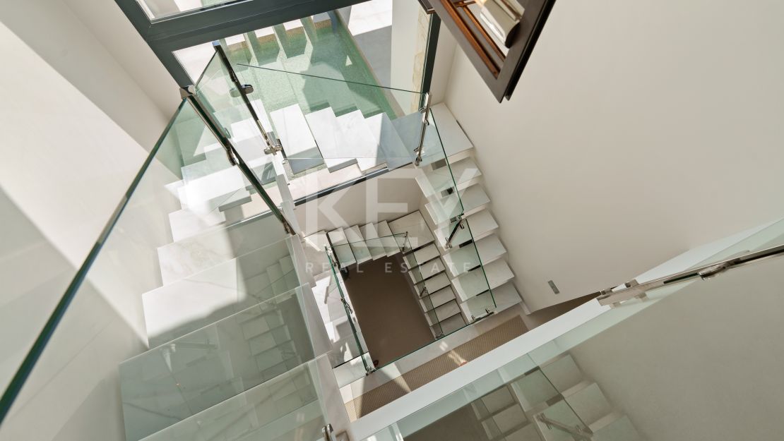 Современная вилла для комфортной жизни в Ла Кинта, Бенаавис