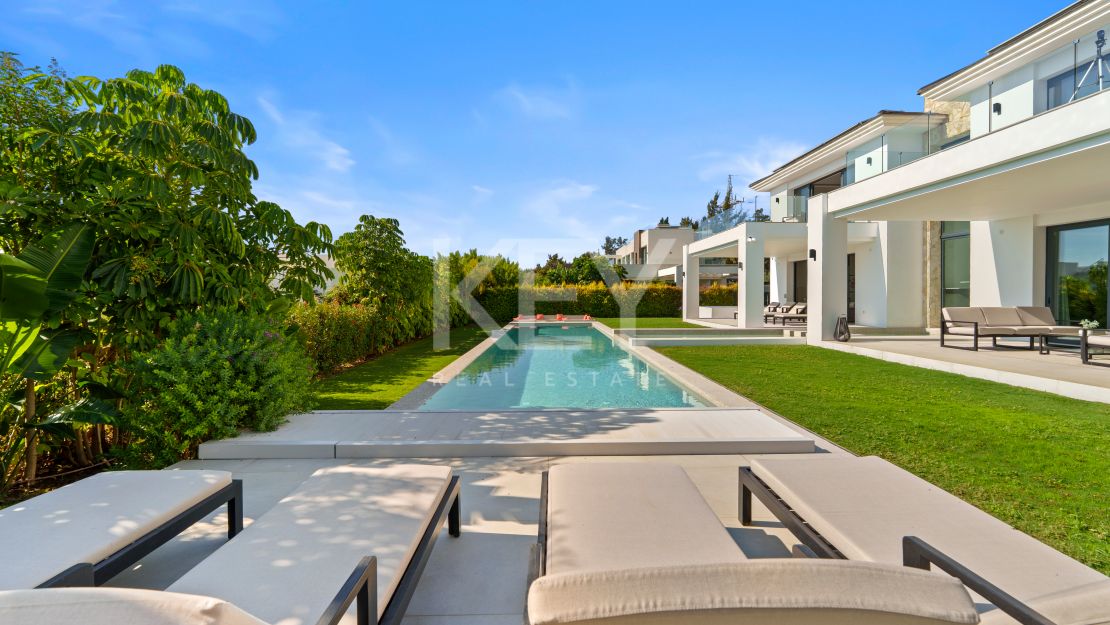 Современная вилла для комфортной жизни в Ла Кинта, Бенаавис