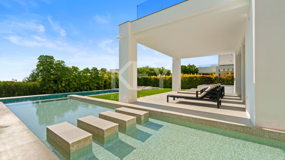 Современная вилла для комфортной жизни в Ла Кинта, Бенаавис