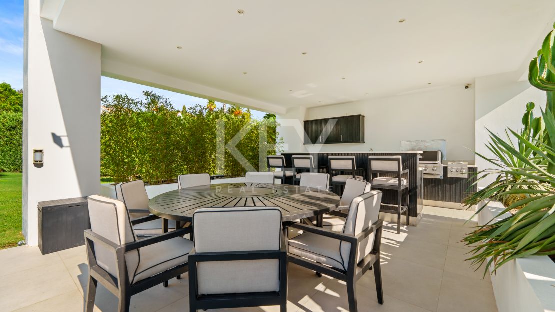 Современная вилла для комфортной жизни в Ла Кинта, Бенаавис