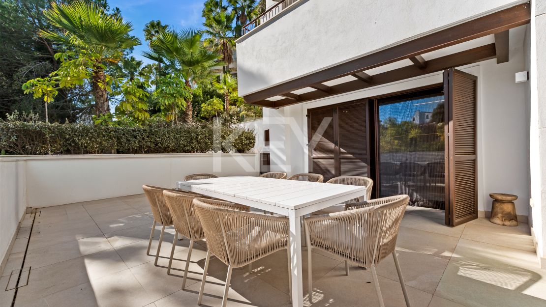 Luxurious 2-Bedroom Apartment in Lomas del Rey, Marbella