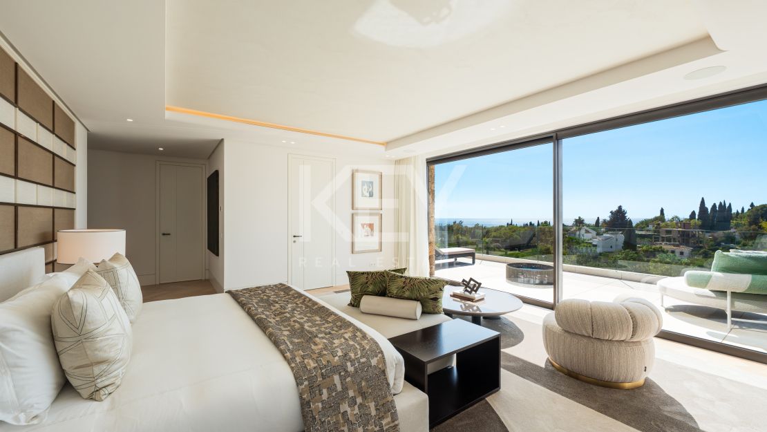 Contemporary villa near Marbella’s Golden Mile with panoramic views