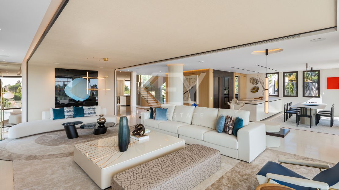 Contemporary villa near Marbella’s Golden Mile with panoramic views