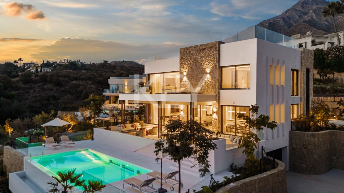Contemporary villa near Marbella’s Golden Mile with panoramic views