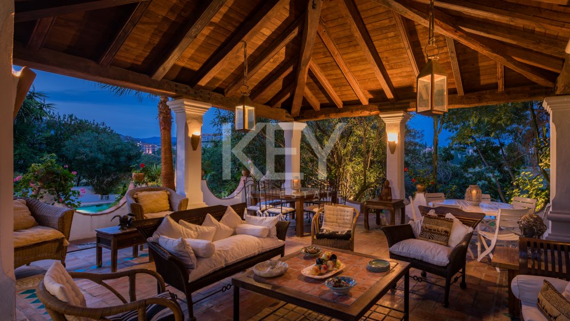 Charming Andalusian cortijo with lakeside views in Benahavís