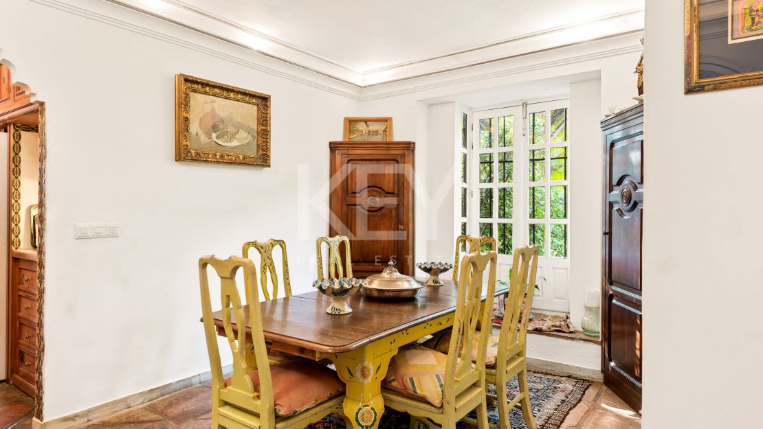 Charming Andalusian cortijo with lakeside views in Benahavís