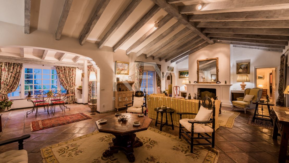 Charming Andalusian cortijo with lakeside views in Benahavís