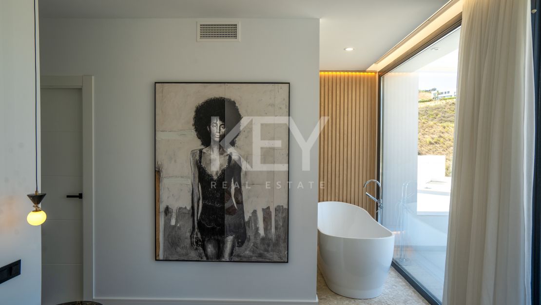 Luxury villa close to golf in La Cala Golf, Mijas Costa