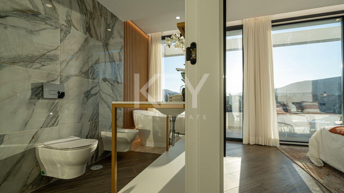 Luxury villa close to golf in La Cala Golf, Mijas Costa