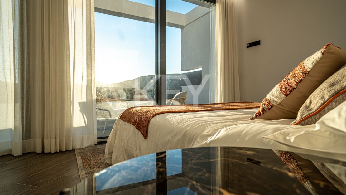 Luxury villa close to golf in La Cala Golf, Mijas Costa