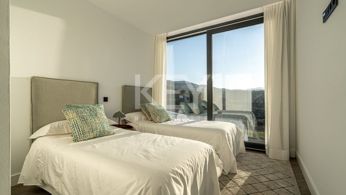 Luxury villa close to golf in La Cala Golf, Mijas Costa