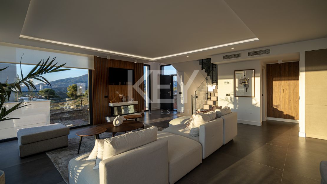 Luxury villa close to golf in La Cala Golf, Mijas Costa