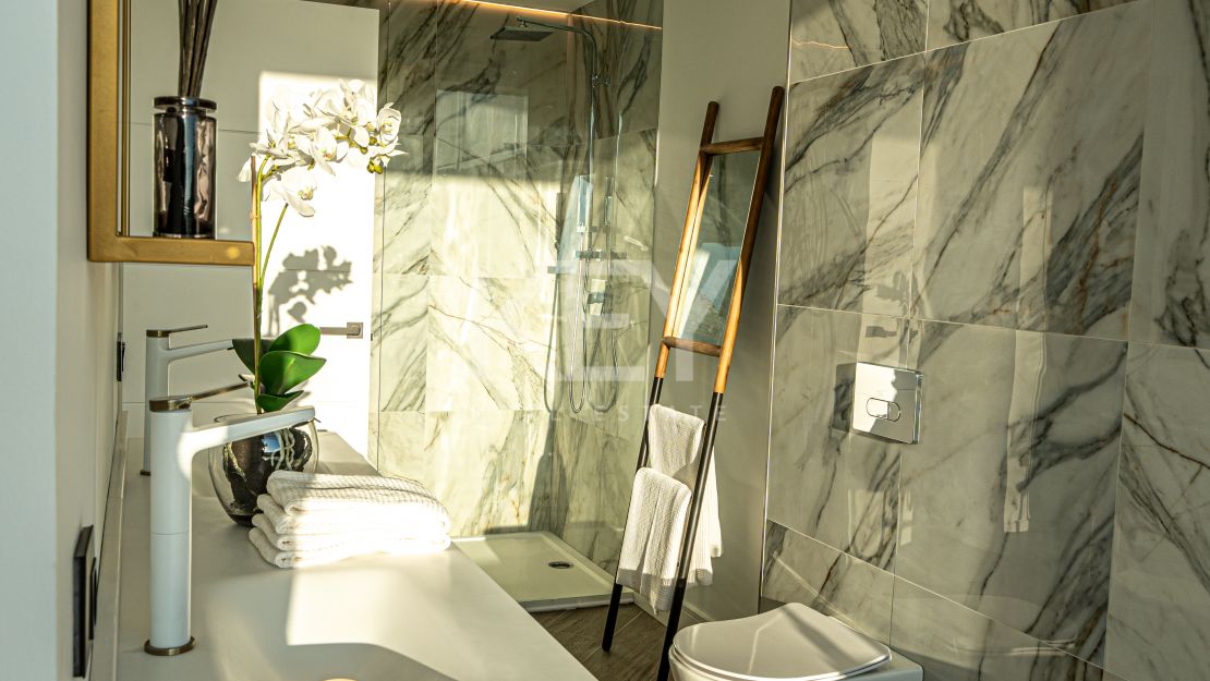 Luxury villa close to golf in La Cala Golf, Mijas Costa