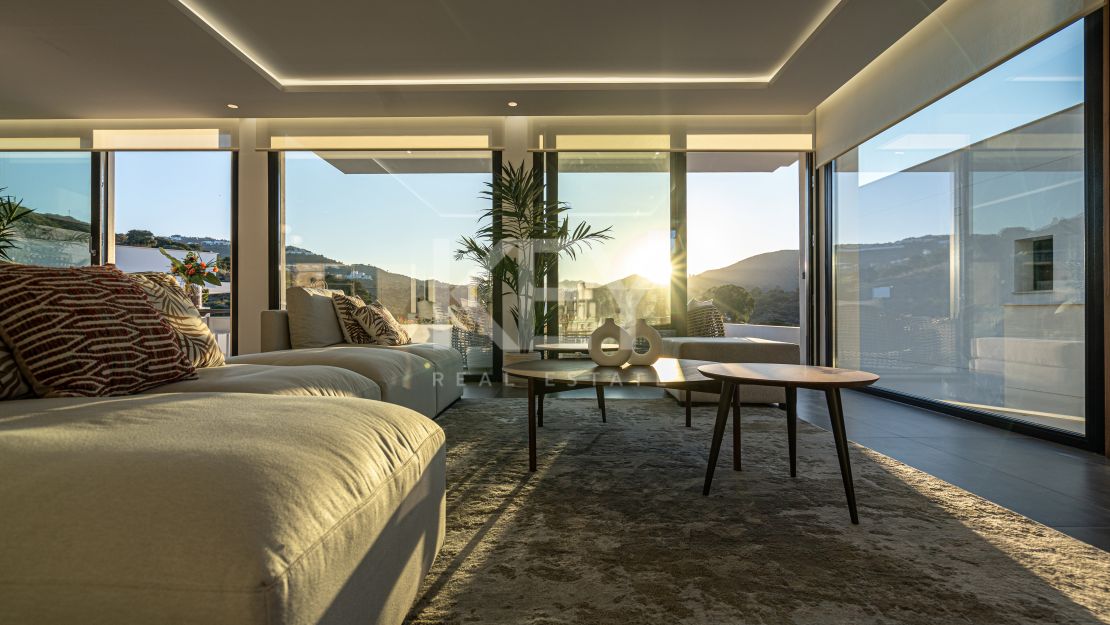 Luxury villa close to golf in La Cala Golf, Mijas Costa