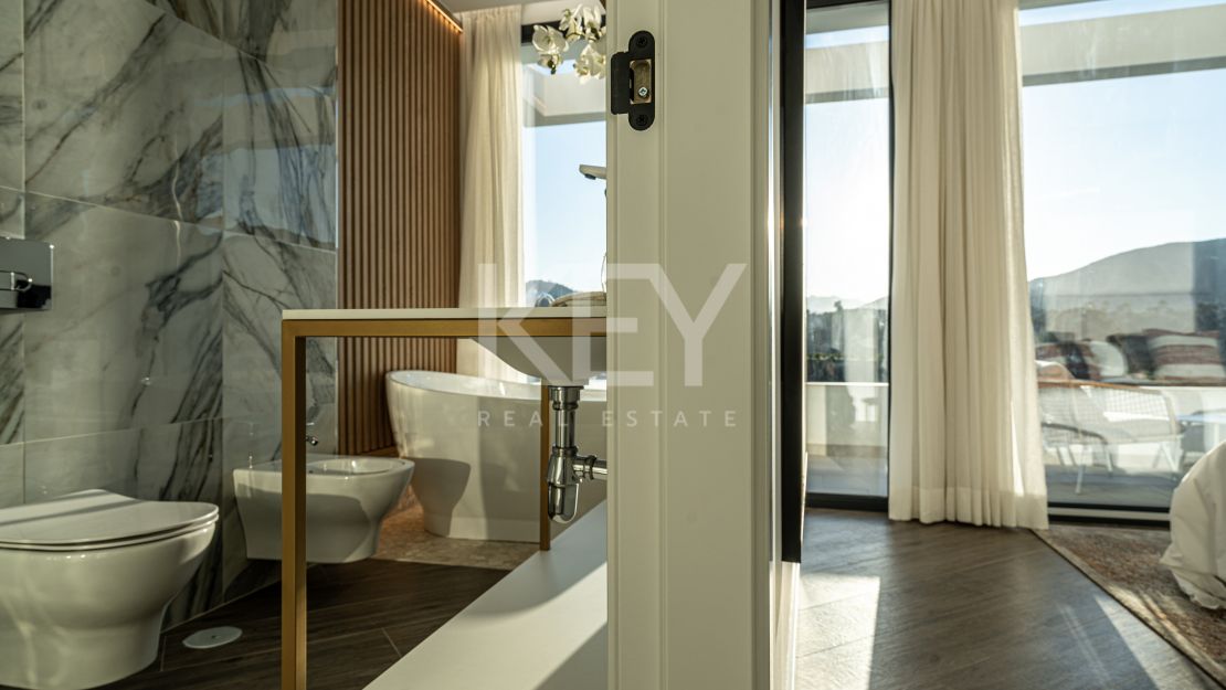 Luxury villa close to golf in La Cala Golf, Mijas Costa